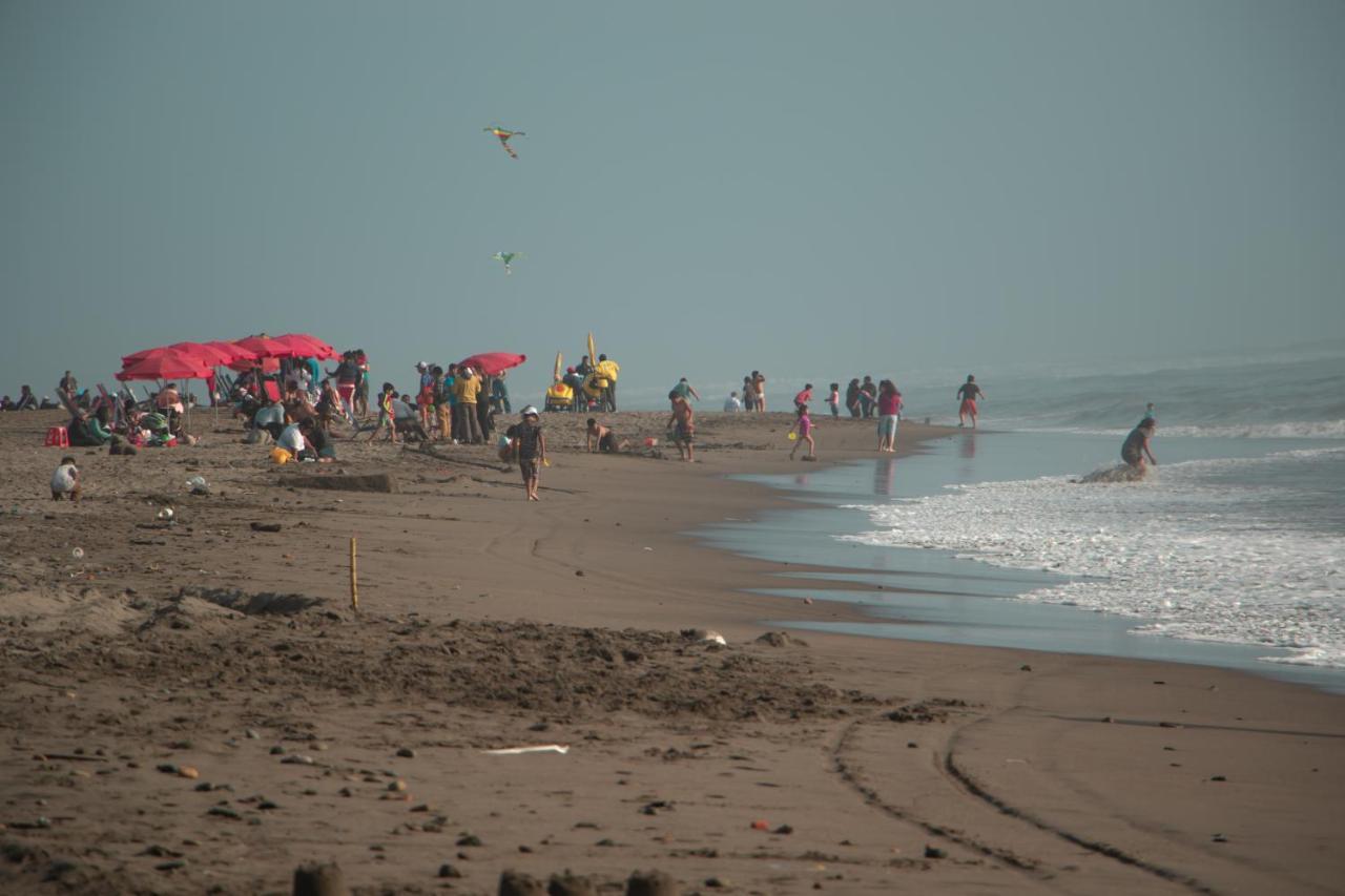 Hotel Hospedaje Nuna - Playa Huanchaco Exterior foto